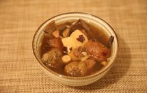 姬松茸茶树菇章鱼汤