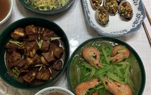 家常菜～红烧排骨 萝卜大虾 凉拌龙须菜 烤鲍鱼