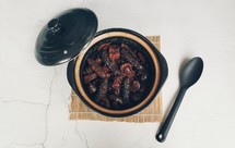 海参发菜蚝士焖牛腩