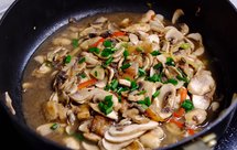 口蘑（白蘑菇）炒肉|鲜掉眉头上心头