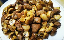 黑椒口蘑牛肉粒