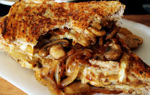 奶香口蘑煎三明治