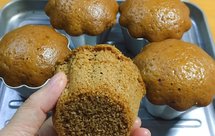 杯子红糖面发糕，不用揉面，不用二发，比馒头简单，成品有点像巧克力的颜色！