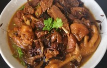 [原创] 东北名菜，铁锅炖大公鸡炖蘑菇