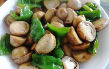 蚝油青椒炒草菇