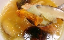 姬松茸竹荪莲子汤