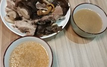 广东靓汤之姬松茸竹荪莲子大骨汤