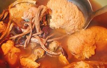 杂菌汤－猴头菇姬松茸茶树菇雪耳骨头汤