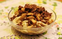 董太的私房菜--双孢菇肉酱面