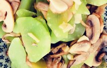 清炒菌菇莴笋（清淡营养）