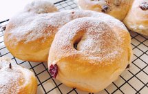 【新手烘焙11】消耗奶油奶酪的蔓越莓乳酪包