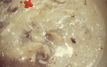 马苏里拉奶酪口蘑汤羹