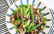 营养减脂的黑胡椒芦笋炒口蘑