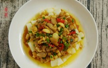 五花肉炒白玉菇浇蒸淮山