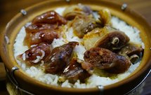 广式腊味煲仔饭