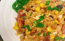 电饭煲不输砂锅做的家常版腊味煲仔饭