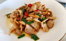 五花肉炒小平菇