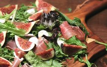 无花果,马苏里拉奶酪,风干火腿沙拉 Fig, Mozzarella and Prosciutto Salad
