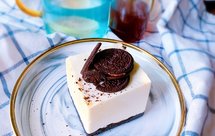 白巧克力慕斯（奥利奥饼干底+咖啡冻）