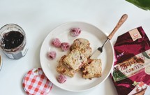 树莓白巧克力司康