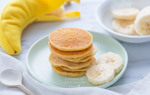 【宝宝辅食】有平底锅就可以做的香蕉煎饼 香甜可口又快手易做的手指食物