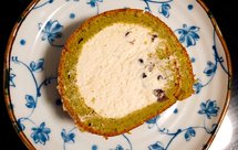 抹茶蜜红豆白巧克力奶油蛋糕卷