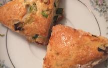 香葱酸奶油司康（610 cal）