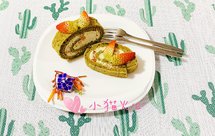 谁说抹茶非要和红豆搭配，其实和草莓也是挺搭的，甜甜的奶油里尝到了草莓的酸，多吃几口也不会觉得腻。