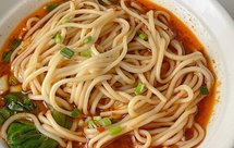 直击灵魂的懒人开胃面条 ｜ 酸汤面