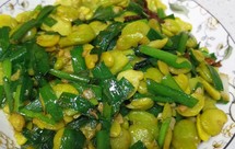 香酥油焖蚕豆，加韭菜更下饭哦