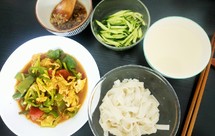 夏日消暑凉面条