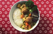 咖喱鸡肉丸素食丁盖浇饭