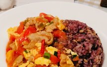 减脂期的番茄鸡蛋滑牛肉盖饭
