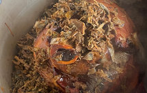 高压锅炖梅干菜虎皮猪肘子猪腿肉，传统酒宴八大菜之一的名菜，好吃美味易上手