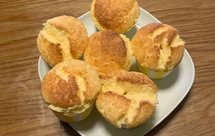 高筋面粉无秤无油无泡打粉的蛋糕，可以用蒸锅或烤箱