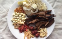 灵芝海底椰鸡汤 | 去黄养肌