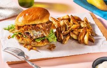 汉堡配洋葱雪梨