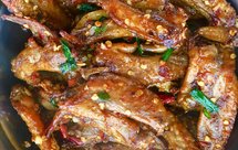 麻辣鸡翅尖（先卤再炒零食下酒菜）