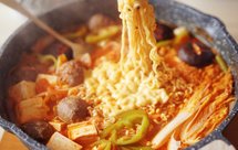 韩式部队年糕火锅