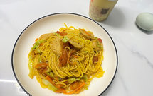 炒面（意大利面也可以）