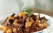 黑椒年糕牛肉粒