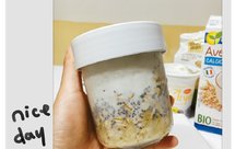 【健康营养早餐】不用煮的燕麦奇亚籽香蕉酸奶昔