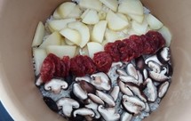 北方主妇做的电高压锅版煲仔饭