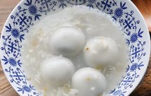 酒酿芝麻花生馅汤圆