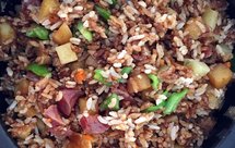 塔吉锅腊肠煲仔饭