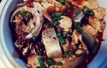 香嫩可口的麻辣铁锅炖鱼