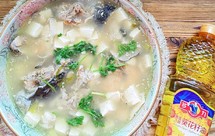 黑胡椒三文鱼头豆腐汤