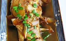 红烧淡水鲈鱼