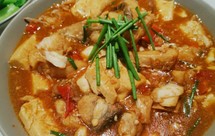 豆腐焖鱼(野生大盲槽闷内脂豆腐)