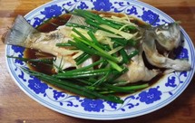 清蒸淡水鲈鱼（美味营养）